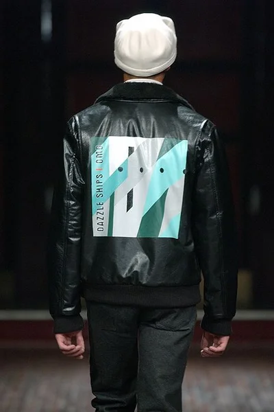 Look 32